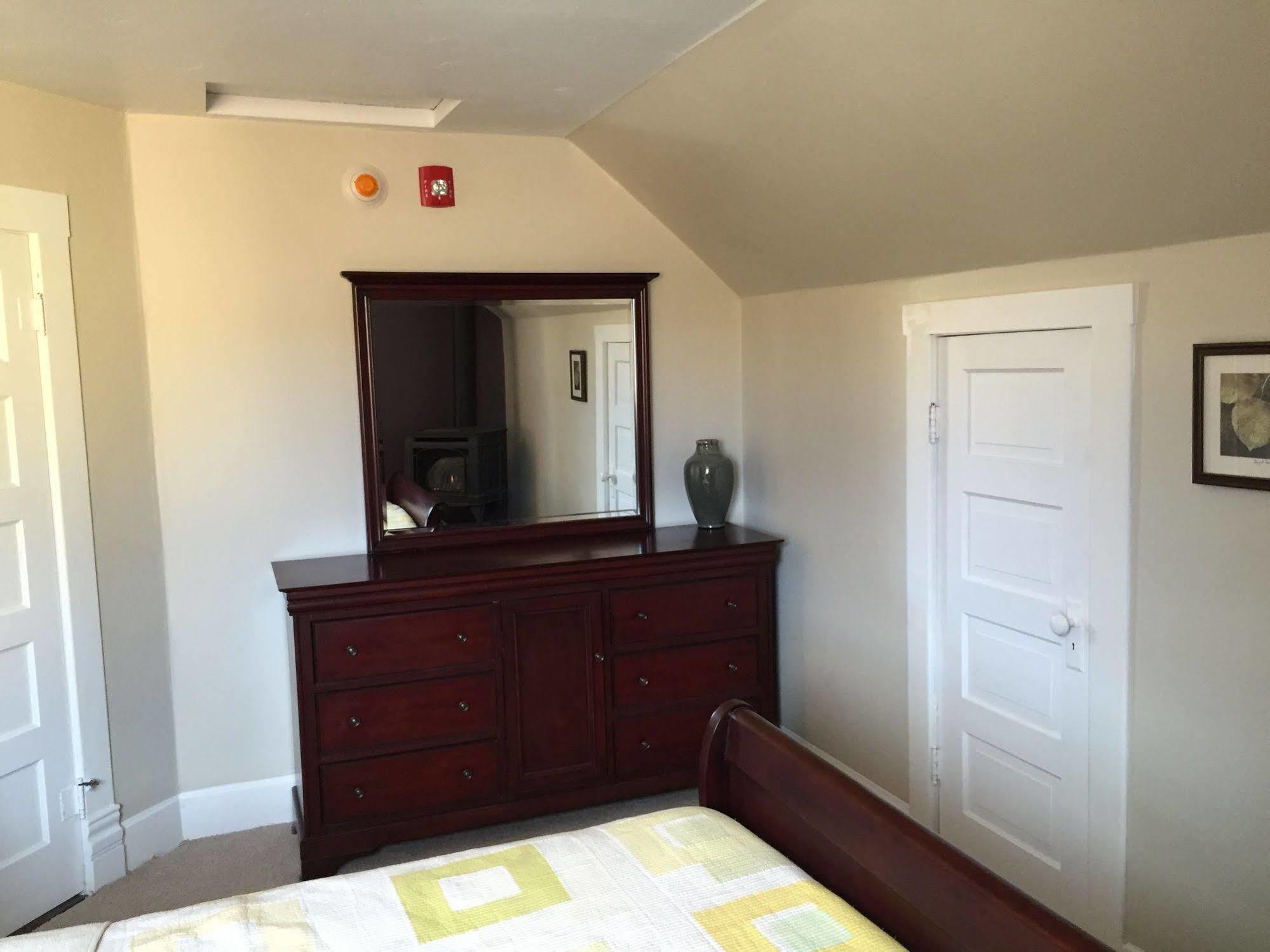 The And Hostal 2*